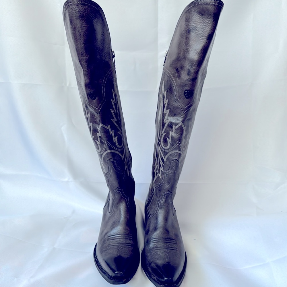 Ariat boots NWOT - Picture 3 of 5
